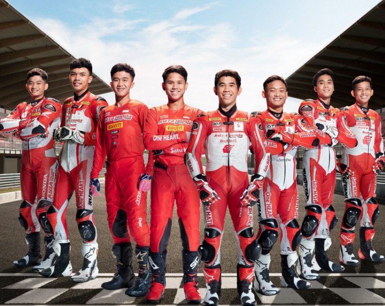 Skuad Pebalap Astra Honda. Foto: Ajeng