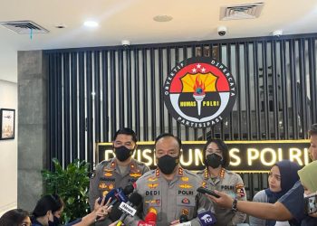 Kepala Divisi Humas Polri Irjen Dedi Prasetyo saat pres conference. Foto: Humas Polri