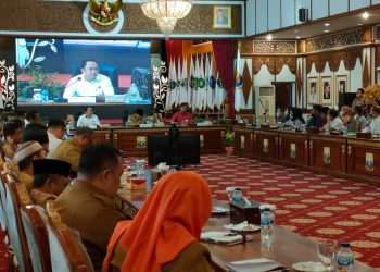 Plh Dirjen Minerba Kementerian ESDM, Idris F Sihite usai rapat bersama Gubenur Jambi, pimpinan Forkompinda dan pemilik perusahaan batubara di rumah dinas Gubernur Jambi, Senin (27/02/2023)/ Foto: Riky