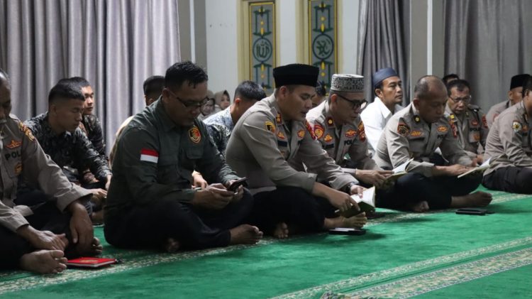 Personel Polres Muba Ikuti Pembinaan Rohani dan Mental
/ Foto: Nuria/Ampar