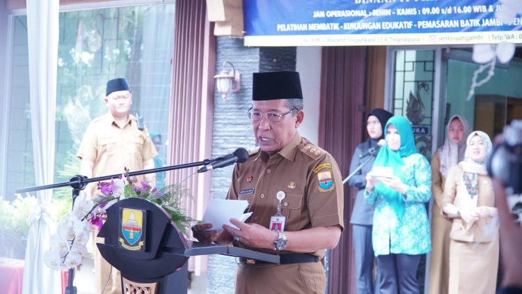Wagub Jambi, Abdullah Sani Buka Pasar Murah Ramadhan 1444 H. Foto: Harun