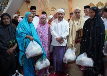 Gubernur Jambi, Al Haris safari Ramadhan di mesjid Darul Muttaqin Desa Niaso. Foto: Dok Kominfo