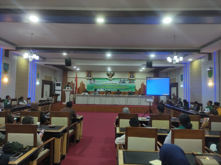 Fadli Sudria saat sambutan di FGD APRI Jambi di ruang pola Kantor Gubernur Jambi, Selasa (10/1). Foto: Humas APRI