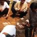 Bupati Tanjabtim, Romi Hariyanto saat meletakkan batu pertama pembangunan Gedung Sekolah Dasar Pondok Pesantren Jauharul Ma’arif di Kelurahan Parit Culum I, Kecamatan Muara Sabak Barat, Jumat (03/03/23). (Foto: Dokumentasi Tanjabtim)