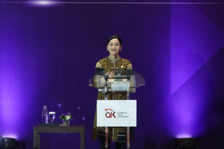 Kepala Eksekutif Pengawas Perilaku Pelaku Usaha Jasa Keuangan, Edukasi, dan Pelindungan Konsumen OJK Friderica Widyasari Dewi. Foto: Humas OJK