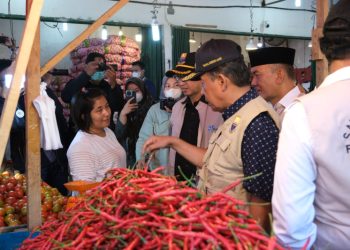 Abdullah Sani sidak Pasar Angso Duo. Foto: Dok Kominfo