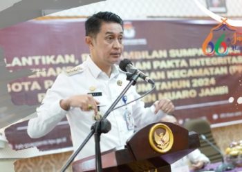 Pj Bupati Muaro Jambi Bachyuni Deliansyah saat Hadiri Pelantikan Anggota PPK Kabupaten Muaro Jambi, Rabu (04/01/2023). (Dok. Diskominfo Muaro Jambi)