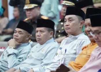 Pj Bupati Muaro Jambi, Bachyuni Deliansyah saat Hadiri Rapat Paripurna Dalam Rangka HUT-66 Provinsi Jambi . Jumat (06/01/2023).- (Dok. Diskominfo Muaro Jambi)