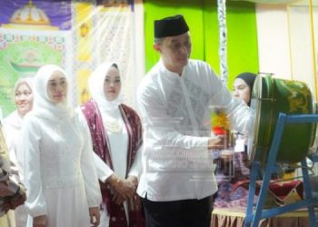 Pj Bupati Muaro Jambi Hadiri Pembukaan MTQ Ke 52 Tingkat Kecamatan Sekernan di Lapangan Bola Kaki Desa Pulau Kayu Aro. Kamis (09/03/2023). (Dok.Kominfo)