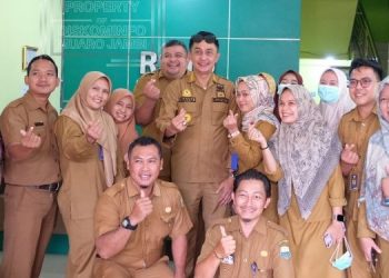 Pj Bupati Muaro Jambi Melakukan Kunjungan ke Pukesmas RSUD Sungai Bahar di kecamatan Sungai Bahar, Senin (6/3/2023).(Dok.Kominfo)