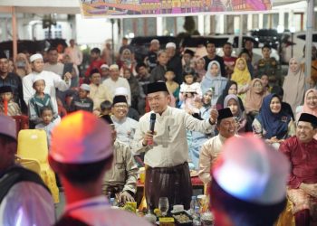 Gubernur Jambi Al Haris secara resmi membuka Festival Arakan Sahur di Kuala Tungkal/ Foto: Lutfidayat