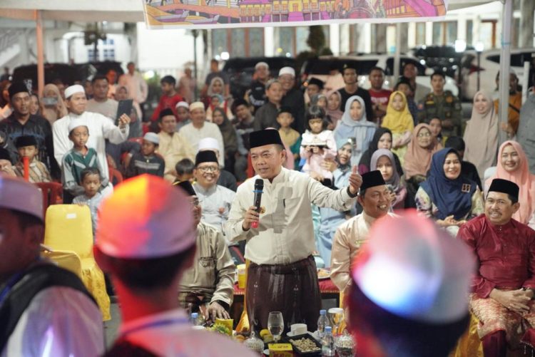 Gubernur Jambi Al Haris secara resmi membuka Festival Arakan Sahur di Kuala Tungkal/ Foto: Lutfidayat