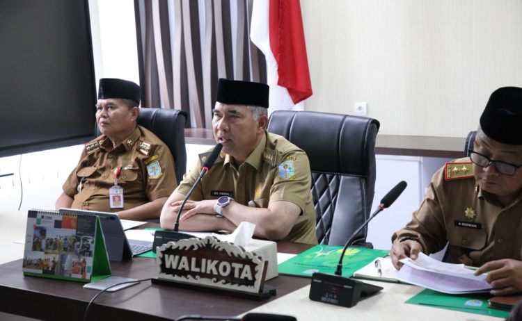 Walikota Jambi Syarif Fasha (Tengah)/ Foto: Melli/ Ampar