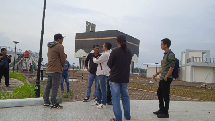 Komisi III DPRD Jambi  saat sidak proyek RTH Angso Duo/ Foto: Bekabar.id