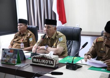 Wali Kota Jambi Syarif Fasha (Tengah)/ Foto: Melli/ Ampar