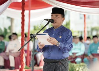 Gubernur Jambi, Al Haris pimpin upacara peringatan Hardiknas 2023. Foto: Dok Kominfo Prov Jambi