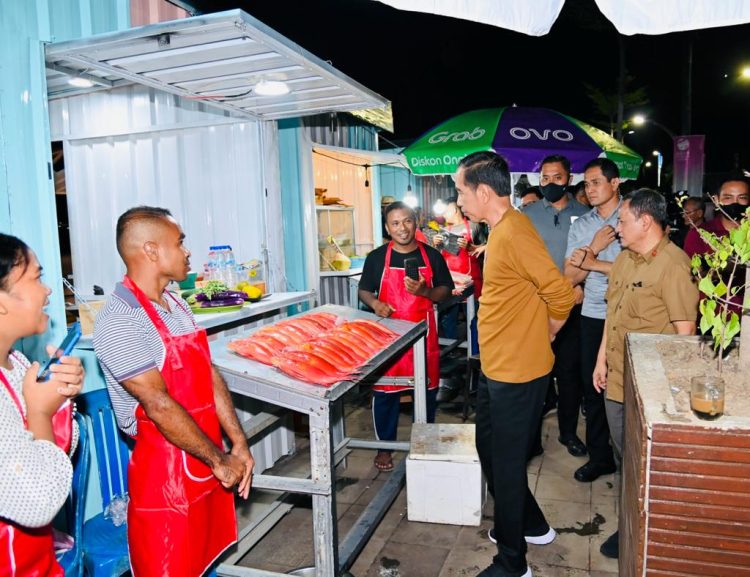 Presiden Jokowi Kunjungi Kawasan Wisata Kuliner Kampung Ujung Labuan Bajo/ Foto: dok.Sekretariat Presiden