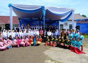 Wakil Gubernur Jambi, Abdullah Sani saat resmikan gedung baru SMAN 12 Kota Jambi, Senin (22/5). Foto: Harun