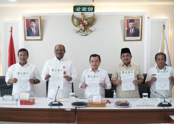 Gubernur Jambi Al Haris bersama Bupati Tanjab Barat dan Tanjab Timur temui Dirjen di Kemendagri bahas batas wilayah. Foto: Dandi