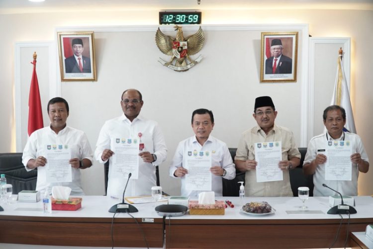 Gubernur Jambi Al Haris bersama Bupati Tanjab Barat dan Tanjab Timur temui Dirjen di Kemendagri bahas batas wilayah. Foto: Dandi