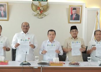 Bupati Anwar Sadat bersama Gubernur Jambi saat Rapat Pembahasan Batas Daerah di Jakarta, Rabu (31/05/2023). Foto: Dok. Diskominfo Tanjabbar