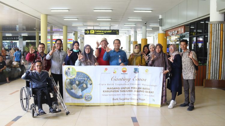 PetroChina Berangkatkan Perajin Batik Kabupaten Tanjung Jabung Barat Pelatihan dan Magang di Yogyakarta/ Foto: Melani