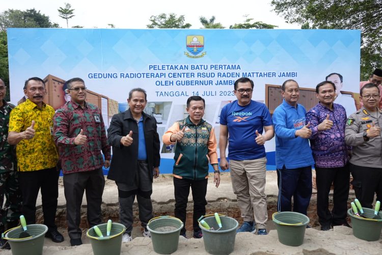 Al Haris Letakan Batu Pertama Pembangunan Gedung Radioterapi Center RSUD Raden Mattaher/ Foto: Agus