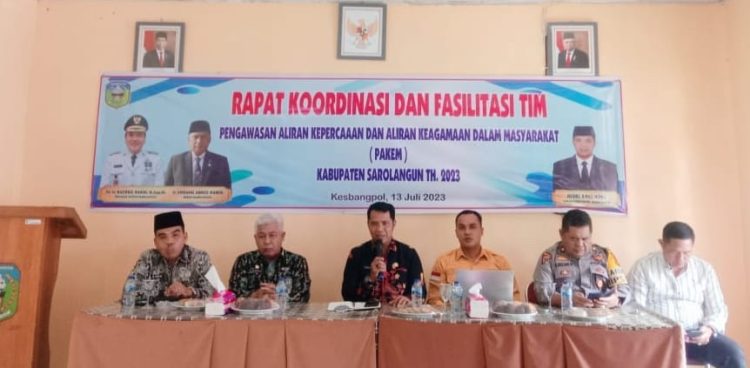 Badan Kesatuan Bangsa dan Politik (Kesbangpol) Kabupaten Sarolangun menggelar Rapat Koordinasi (Rakor) dan Fasilitasi Tim Pengawasan Aliran Kepercayaan dan Keagamaan Dalam Masyarakat (Pakem) Tahun 2023. Foto: Fdn