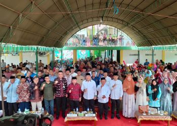 Gubernur Jambi Al Haris bersama Bupati Bungo Mashuri menghadiri pengajian KUD Karya Mukti Dusun Karya Harapan Mukti, Kecamatan Pelepat Ilir, Kabupaten Bungo. Foto: Aln/Ampar
