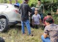 Al Haris Turun Tangan Bantu Evakuasi Korban Laka di Lintas Sumatera Minggu (16/7)/ Foto: Riki