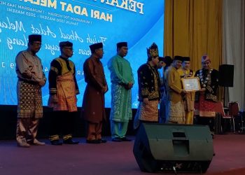 7 Kapala Daerah Bupati dan Wali Kota yang mendapat penghargaan dari LAM Provinsi Jambi/ Foto; Rky