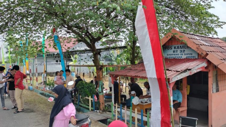 Pemotongan Hewan Kurban di Masjid Hidayatul Mutaqin; 4 Sapi dan 5 Kambing/ Foto: Alen