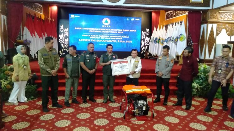 Pemerintah Provinsi Jambi melaksanakan Rapat Koordinasi (Rakor) Kebakaran Hutan dan Lahan (Karhutla) Provinsi Jambi Tahun 2023 Selasa 18 Juli 2023/ Foto: Melli/Ampar