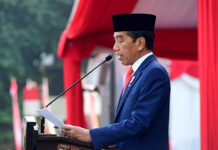 Presiden Joko Widodo di upacara peringatan Hari Bhakti Adhyaksa ke-63, di Lapangan Upacara Badan Pendidikan dan Pelatihan Kejaksaan Republik Indonesia, Jakarta, Sabtu (22/7). Foto: Muchlis Jr - Biro Pers Sekretariat Presiden