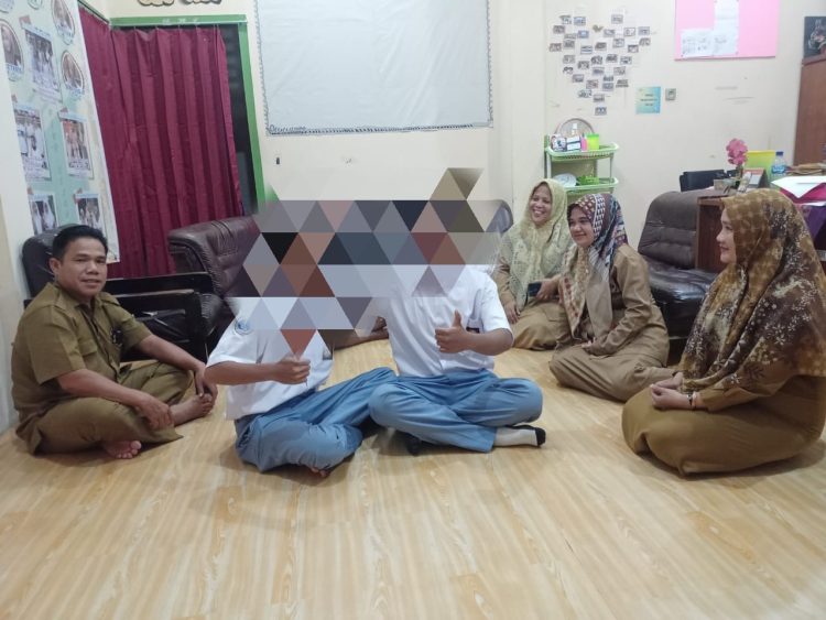 Kedua pelajar yang sempat berkelahi akhirnya berdamai. Foto: Ampar