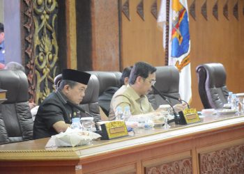 DPRD Provinsi Jambi gelar paripurna Penyampaian Nota Pengantar Rancanagn KUPA PPAS 2023, Selasa (22/8). Foto: Adrian