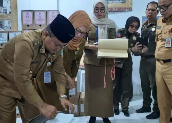Wawako Jambi Maulana pimpin pemusnahan Arsip 6 OPD Kota Jambi.