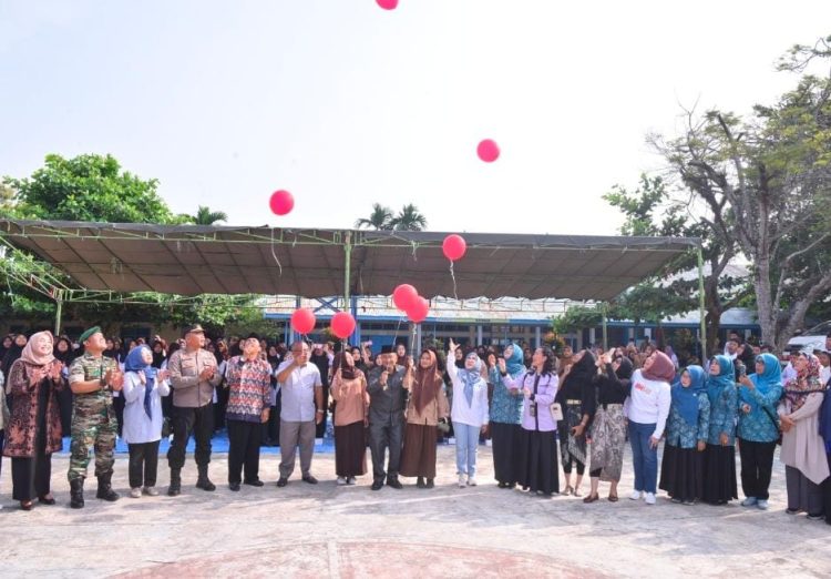 Wakil Wali Kota Jambi Maulana saat "Aksi Bergizi di Sekolah" SMP PGRI 4 dan SMA PGRI 2 Kota Jambi/ Foto: Melli/Ampar