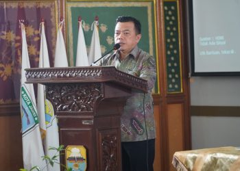 Gubernur Jambi Al Haris saat resmikan Sekolah Lansia Kota Jambi. Foto: Agus