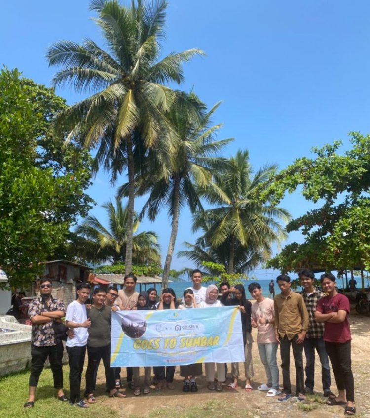 Sebanyak 17 karyawan Cosera dan Leng Cup Cafe Jambi gathering ke Sumatera Barat dari 7-11 Agustus 2023. Foto: Cosera Jambi