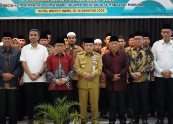 Gubernur Jambi Al Haris saat Pengukuhan Pengurus Wilayah Majelis Da’i Kebangsaan (MDK) Provinsi Jambi Periode 2023-2026, di Hotel Wiltop Kota Jambi, Senin, (14/08). Foto: Patra
