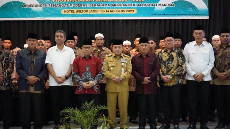 Gubernur Jambi Al Haris saat Pengukuhan Pengurus Wilayah Majelis Da’i Kebangsaan (MDK) Provinsi Jambi Periode 2023-2026, di Hotel Wiltop Kota Jambi, Senin, (14/08). Foto: Patra