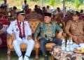 Kepala Biro Umum Setda Provinsi Jambi Muzakir Wakili Gubernur Jambi Al Haris menghadiri Hari Ulang Tahun (HUT) ke-65 Desa Karang Berah, Mearangin, Selasa (22/08/2023)/ Foto: Rky