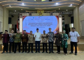 Penandatngan Pencanangan 1.000 ASN
Kota Jambi Investor Saham dan Peluncuran Program SIGINJAI Kota Jambi, Rabu (30/8). Foto: Humas OJK