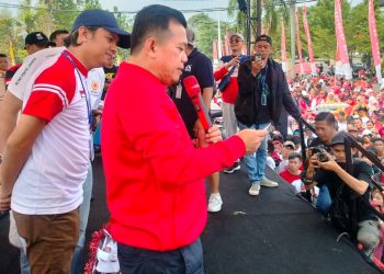 Gubernur Jambi di Acara Jalan Sehat Merdeka HUT Tribun Jambi/ Foto: Melli