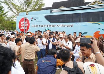 Rombongan Roadshow Bus KPK (Komisi Pemberantasan Korupsi) RI Tahun 2023 Jelajah Negeri Bangun Anti Korupsi tiba di Lapangan Depan Kantor Gubernur Jambi, Rabu (13/09/2023)/ Foto: Harun