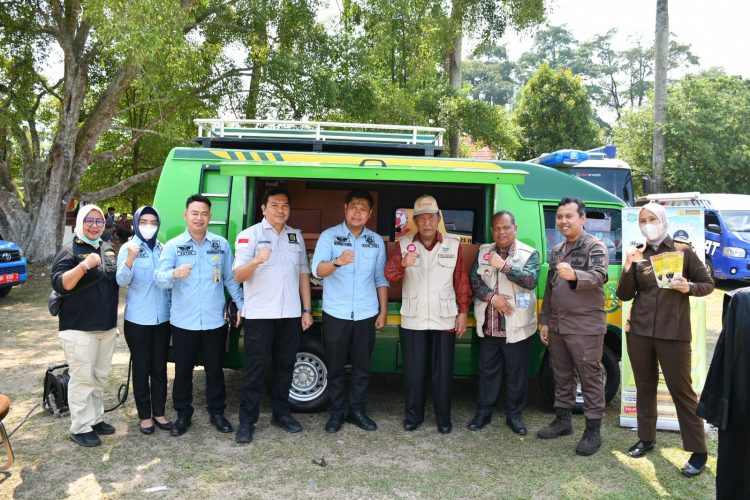 Wagub Abdullah Sani Apresiasi Mobil Pelayanan Kejati Jambi di Pameran Roadsow KPK/ (Foto:  Lexy)