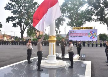 Kapolda Jambi Pimpin Upacara Hari Sumpah Pemuda Ke-95/ (Foto: Lilik)