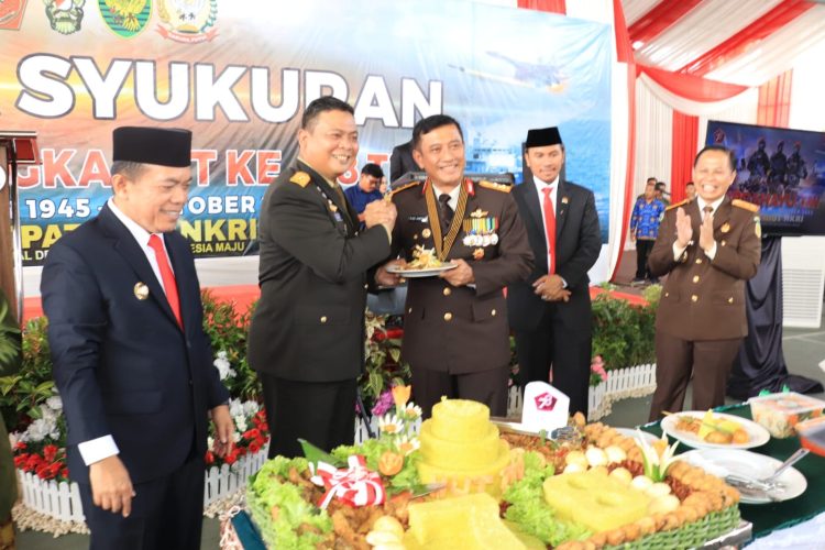 Kapolda Jambi Hadiri HUT TNI ke-78
/ (foto: Humas Polda)