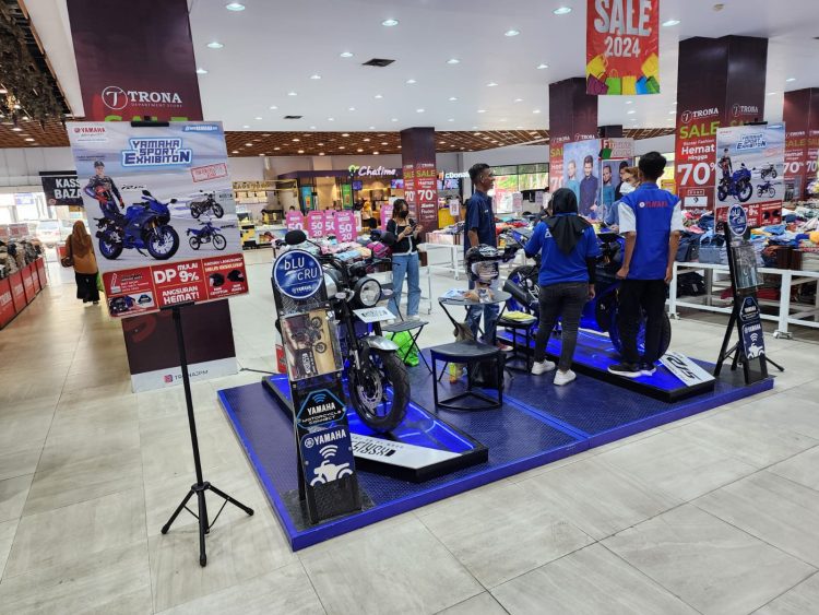 Bertabur Promo dan Hadiah di Yamaha Sport Exhibition Jambi Prima Mall/ Foto: Didit